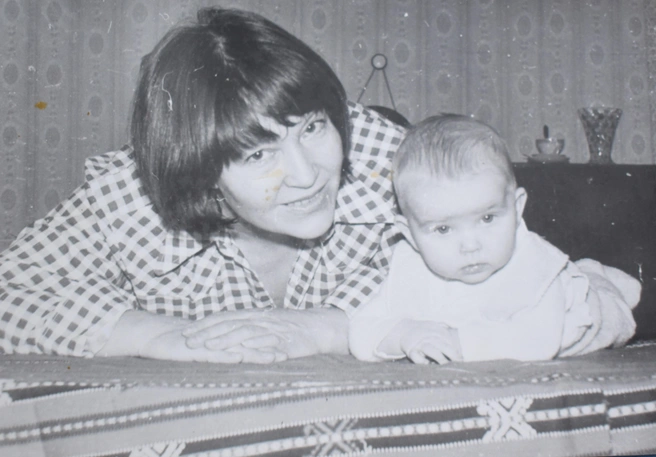 Валентина с младшим сыном, Никитой | Источник: Предоставила Валентина Нургалиева