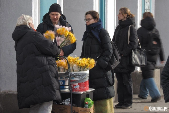 Петербург задышал весной. Посмотрите, как выглядит город в предпраздничный день | Источник: Михаил Огнев / «Фонтанка.ру»