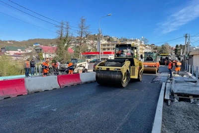 На мосту в Сочи введут реверсивное движение