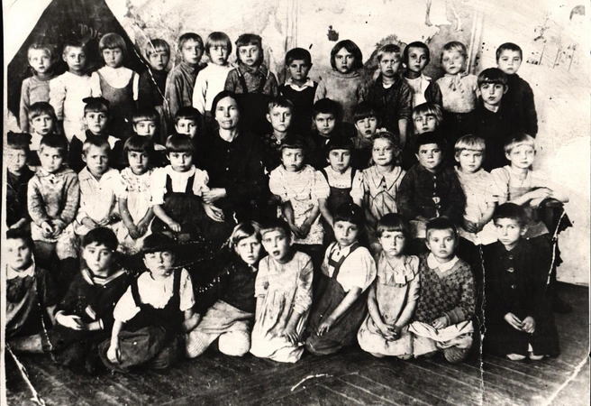 День открытия школы № 8 в 1932 году | Источник: Музей-заповедник «Красная горка»
