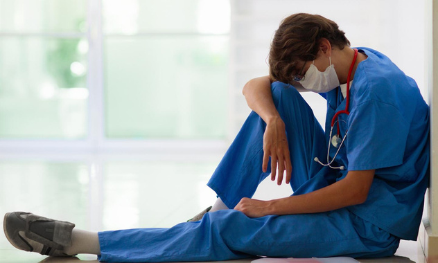 «Нам нужно дышать этой вонью»: врач высказался о жутком поведении пациентов в поликлинике