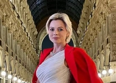 Елена Николаева: «Мы с мужем вели себя как подростки, покупая в аптеке тест на беременность»