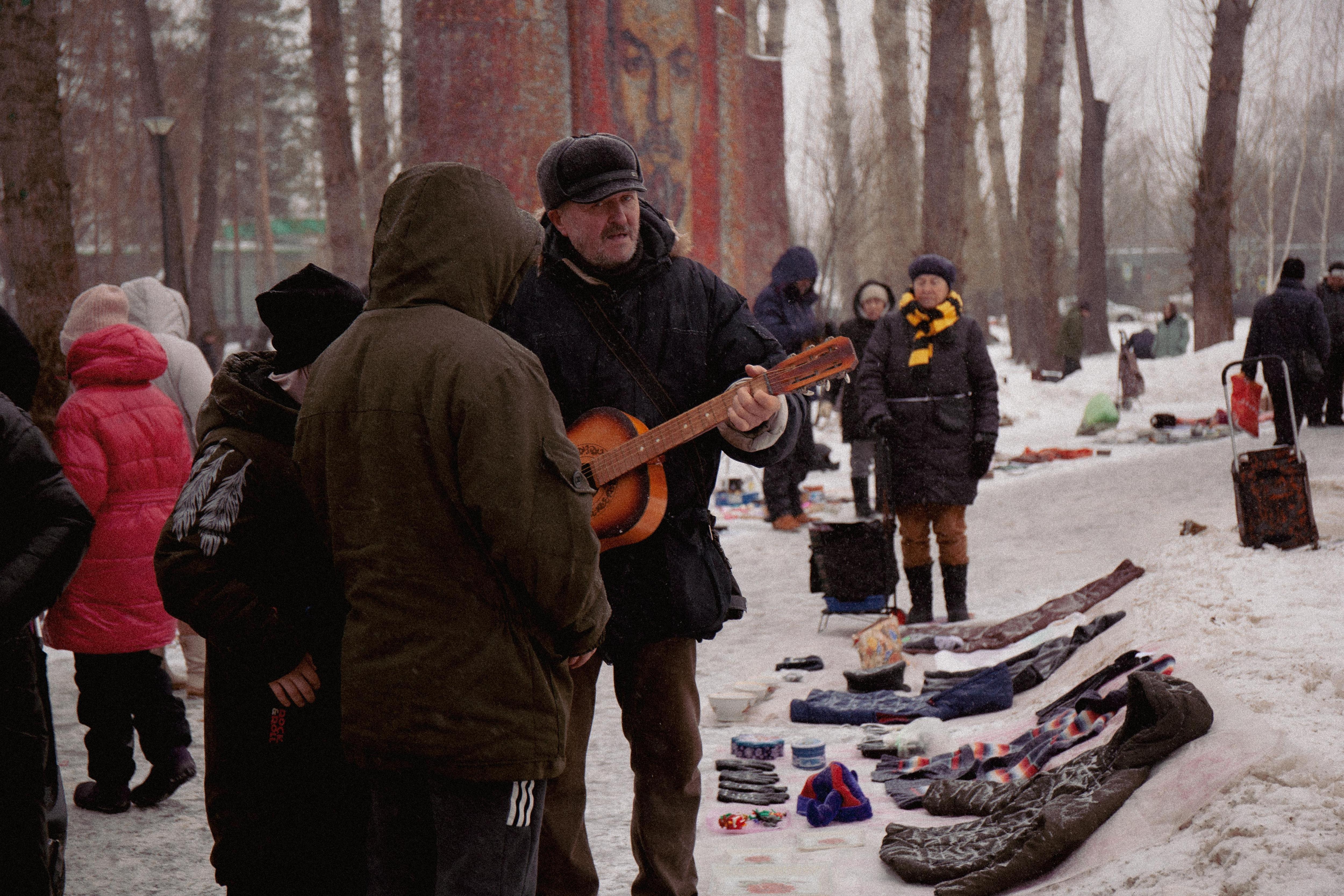 «Это не мусор, это деньги!» Репортаж с самой известной барахолки Казани, работающей круглый год