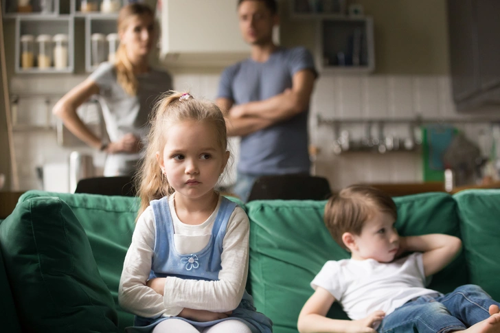 разные подходы к воспитанию детей у родителей что делать | Источник: fizkes/Getty Images/iStockphoto