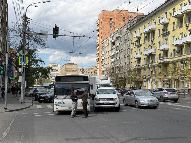 Место аварии находится на пешеходном переходе | Источник: Евгений Вдовин / 161.RU