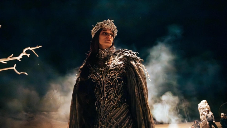 Хозяйка стихий в исполнении Елизаветы Юрьевой | Источник: Кадр из сериала «Молот ведьм»