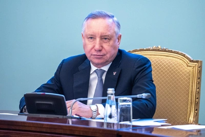 Беглов заявил о контролируемой ситуации с топливом в Петербурге
