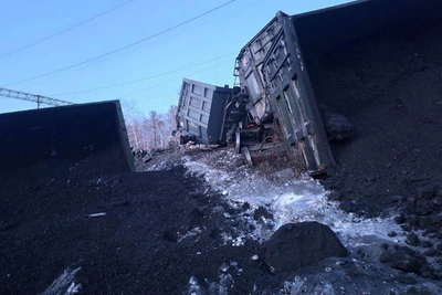 Грузовой состав сошел с рельсов в Амурской области