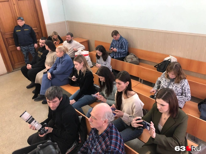 В суде собрались фотографы и журналисты СМИ | Источник: Алексей Ногинский / 63.RU
