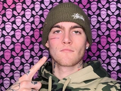 20-летний красавец-сын Синди Кроуфорд набил тату на лице