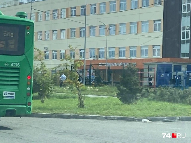 Силовиков тут немало  | Источник: читатель 74.RU