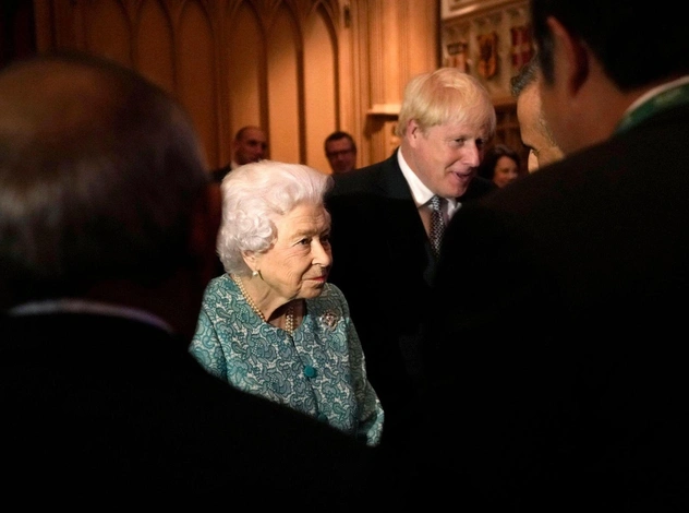 Бывший премьер-министр Великобритании Борис Джонсон заявил, что у королевы Елизаветы II был рак костей