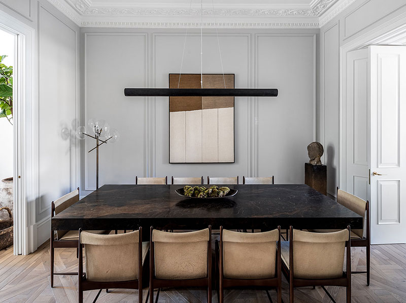 Таунхаус в неоклассическом стиле с яркими деталями в Ноттинг-Хилл | Источник: bandaproperty