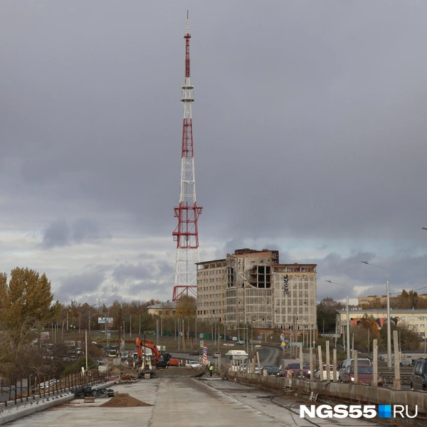 Представляете, мост перекрыли два года назад… | Источник: Евгений Софийчук / NGS55.RU 