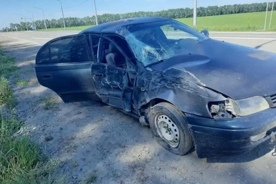 Подросток на Toyota врезался в столб в Новосибирской области