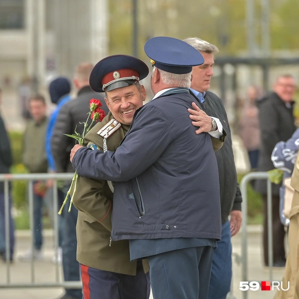 Приятно встретить друга! | Источник: Василина Любимова / 59.RU