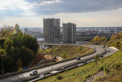 Парящий мост между высотками в Нижнем Новгороде