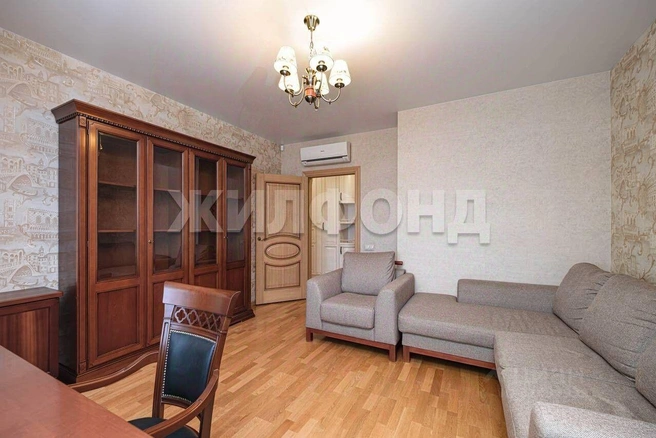 В квартире есть отдельный кабинет | Источник: N1 / Жилфонд