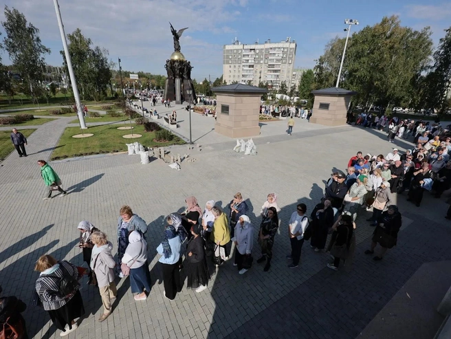 Верующие с пониманием относятся к ожиданию | Источник: Наталья Лапцевич