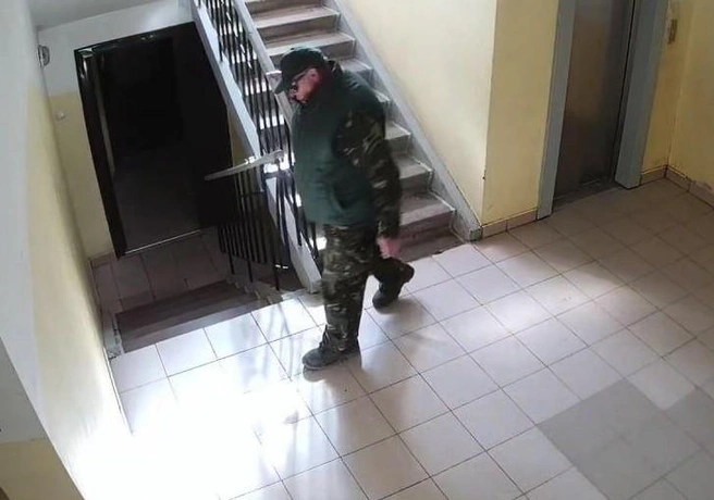 Мужчина постоянно попадает на камеры, но вину отрицает | Источник: Предоставила Наталья