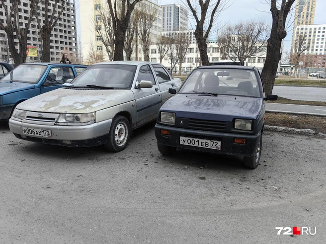 Красивые номера на российских автомобилях. Вам это не кажется странным? | Источник: Павел Красоткин / 72.RU