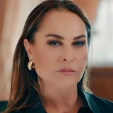 <p>Хюлья Авшар</p>