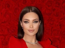 Вилла на побережье и экзотические блюда. Евгения Феофилактова отдыхает с сыном на Мальдивах