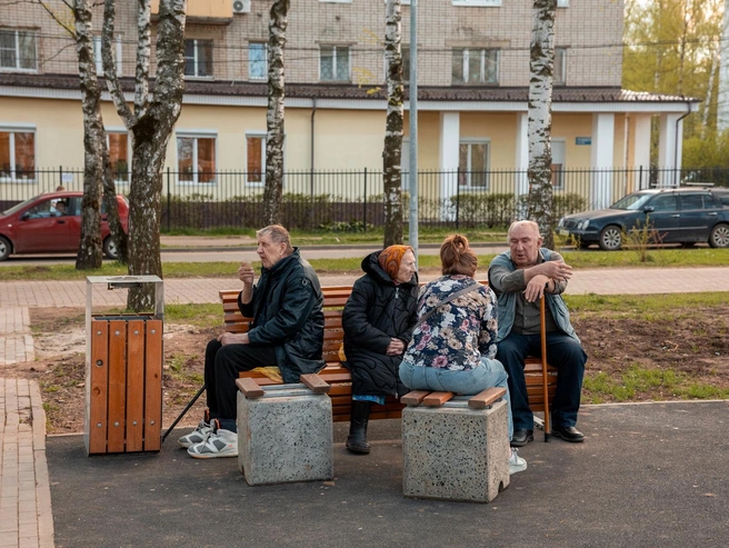 Скамейки и сиденья от шахматных столов востребованы у посетителей | Источник: Александр Куренной / 76.RU