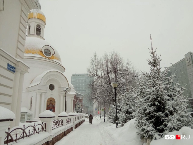 Снег в Перми шел почти сутки | Источник: Вероника Свизева