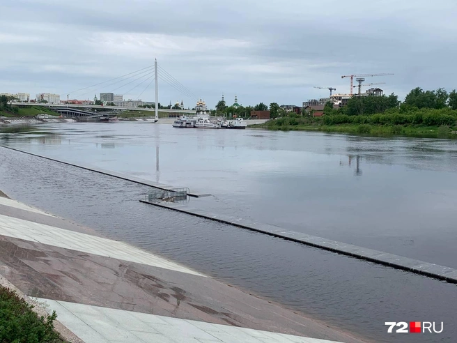 Первый ярус ушел под воду | Источник: Никита Кифорук / 72.RU