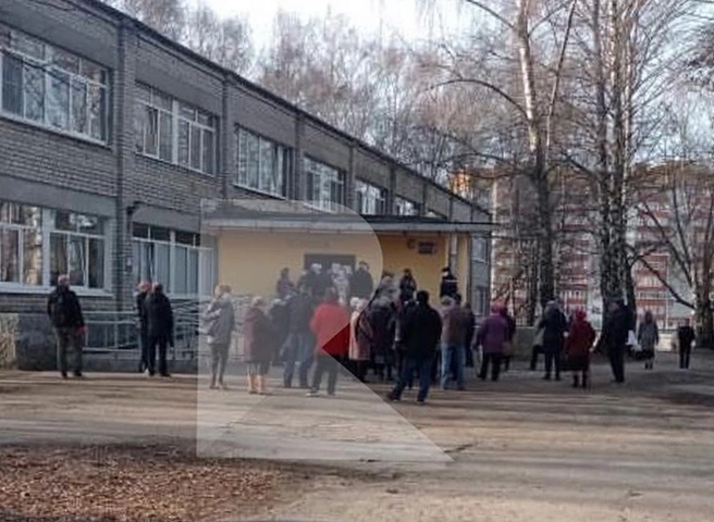Минздрав извинился за очередь около рязанской поликлиники | 62.ru