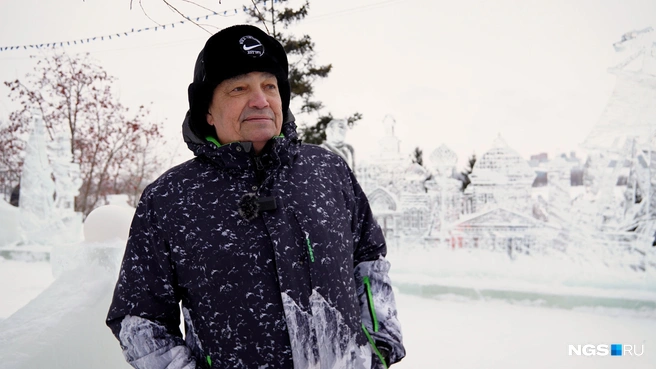 Сергей Машаров создает ледовую сказку для города вот уже 23 года | Источник: Антон Дигаев / NGS.RU