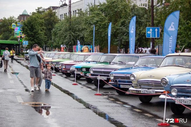 Выставка ретроавтомобилей | Источник: Павел Красотник