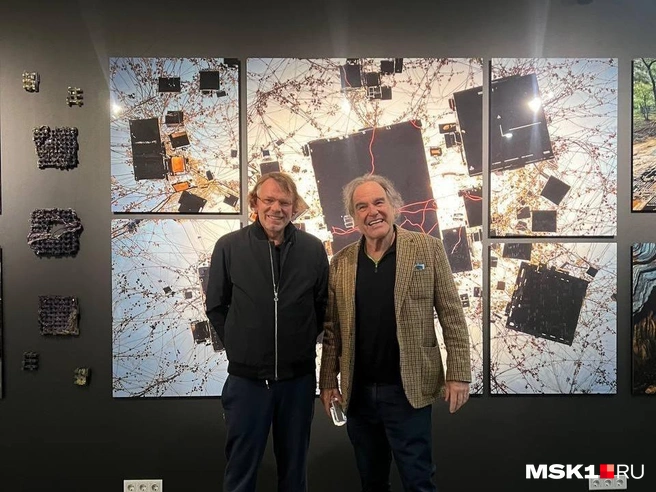 Голливудский режиссер Оливер Стоун посетил VS Gallery в Москве | Источник: пресс-служба VS Gallery