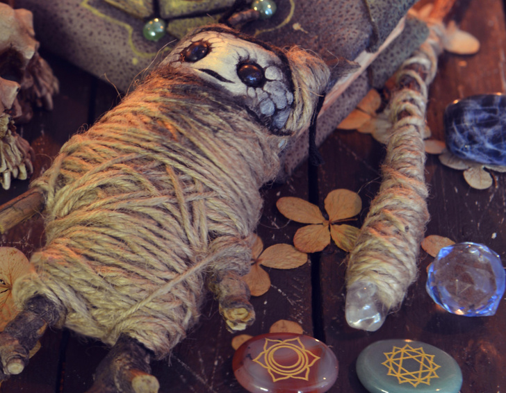Кукла вуду: 3 страшные истории о проклятиях, после которых вы не сможете уснуть