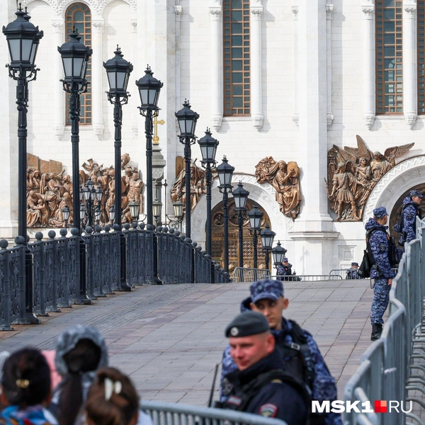 Коридор из заборов растянулся на 750 метров | Источник: Артем Устюжанин / MSK1.RU 
