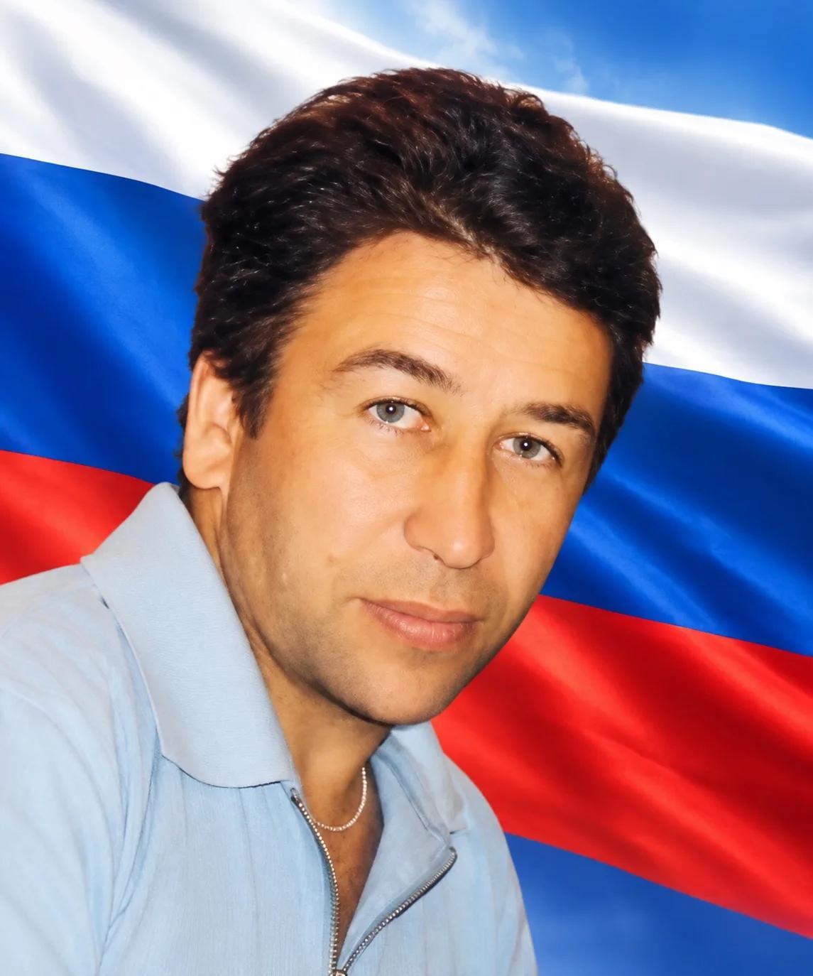От школьного диджея до танкиста и бойца. Военнослужащий из Олекминска погиб под минометным обстрело…