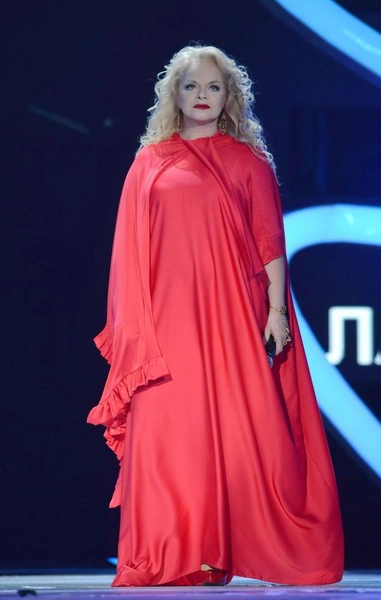 Лариса Долина | www.starhit.ru