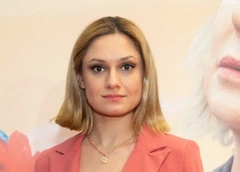 Карина Мишулина: «Порой меня спасал алкоголь. Это помогало»