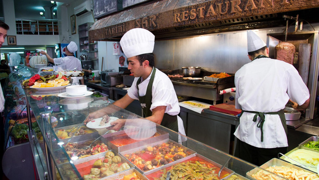 5 блюд шведского стола в Турции, которые брать не стоит