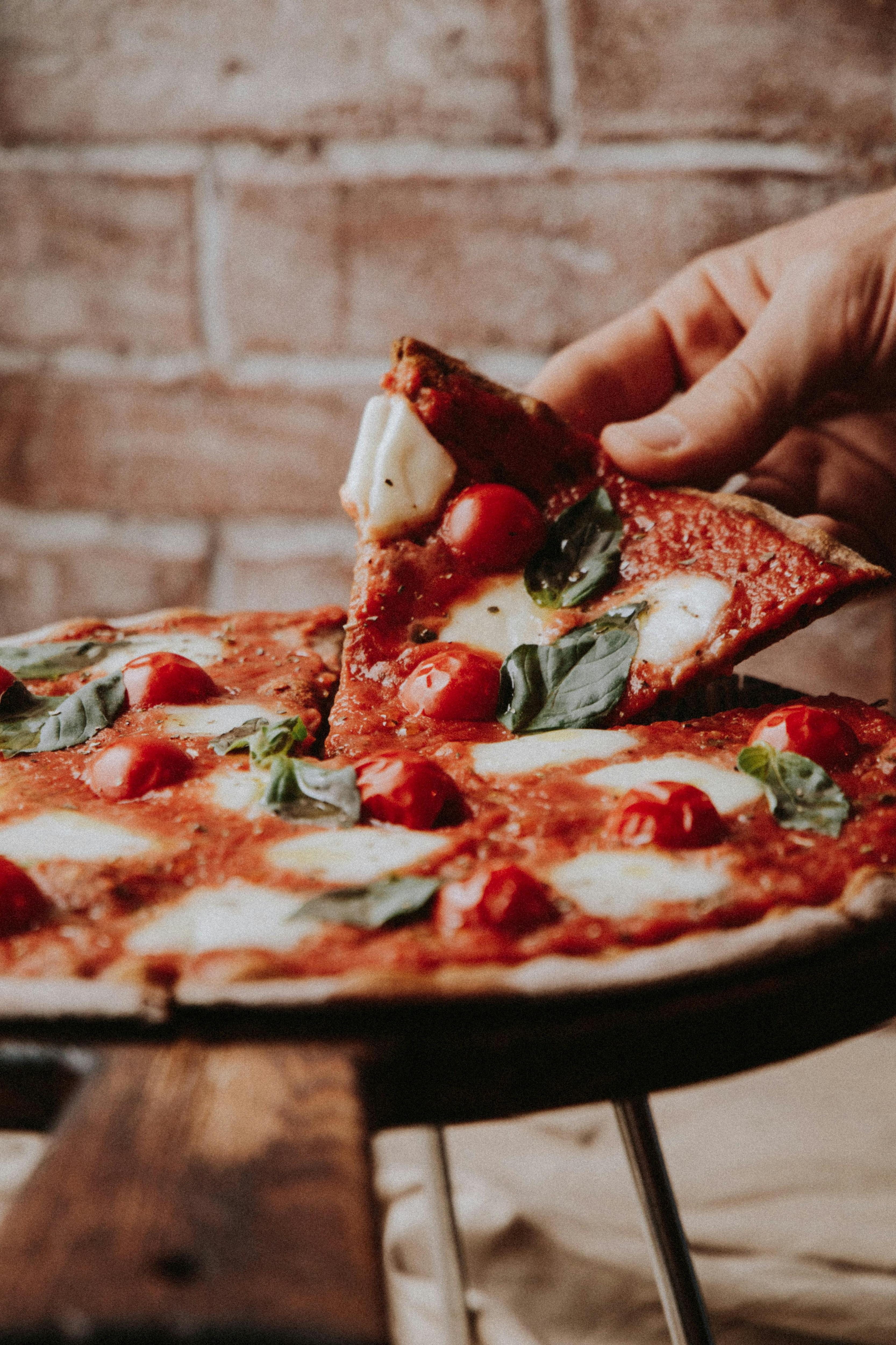 Тест: выбери пиццу и узнай, что о тебе думают окружающие