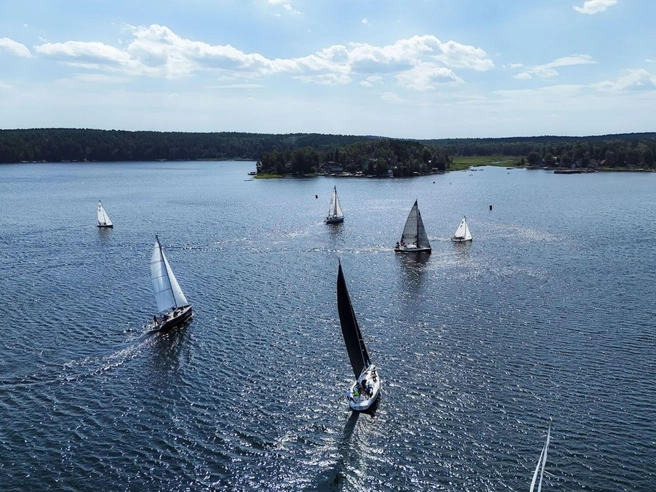Красоту парусного спорта дополняет красота Южного Урала | Источник: Андрей Фомин