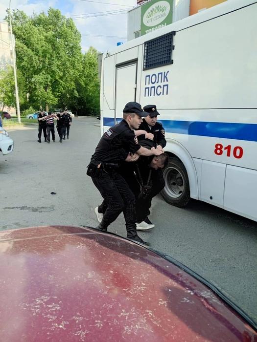 Задержанных повезли в отдел | Источник: УМВД по Екатеринбургу