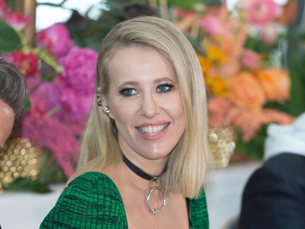 Встреча с Уиллом Смитом, пляж, стильные образы: несколько дней Ксении Собчак в Форте-деи-Марми