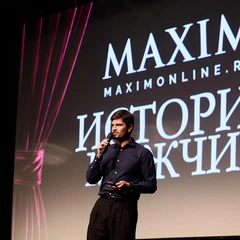 «MAXIM открыл четвертый сезон „Историй мужчин“ моноспектаклем по творчеству Сергея Есенина»
