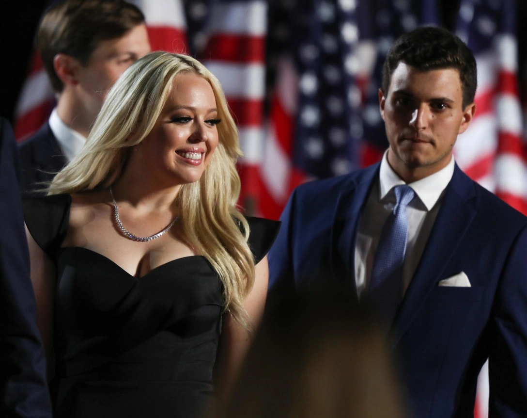 Тиффани Трамп и Майкл Булос в Белом доме, Вашингтон, 27 августа 2020 | marieclaire.ru