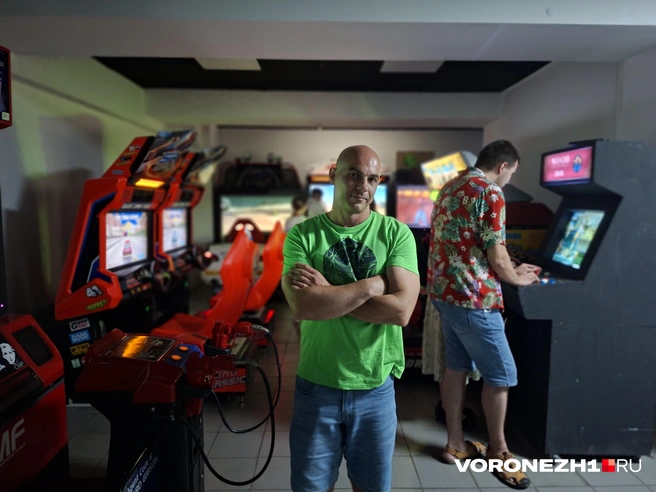 Павел Антиликатор не потерял любовь к олдскульным играм за годы существования клуба | Источник: Алёна Воропаева / Voronezh1.ru