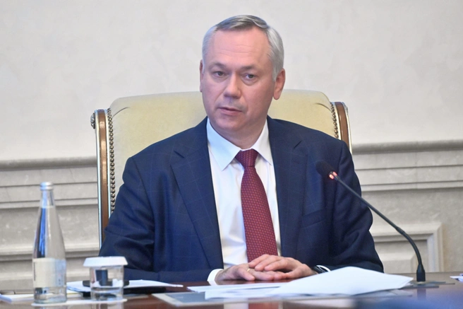 По номеру можно обратиться с любыми вопросами о деятельности органов госвласти | Источник: www.nso.ru