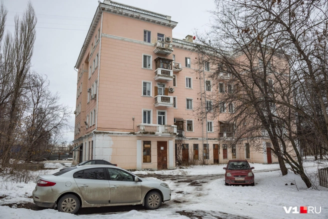 Двери квартир Пахмутовых и Климовых в этом доме выходили на одну площадку | Источник: Константин Завриков / V1.RU
