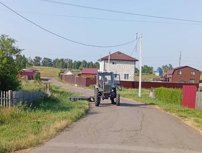 Траву скосили на более чем 30 улицах | Источник: пресс-служба администрации Омского района